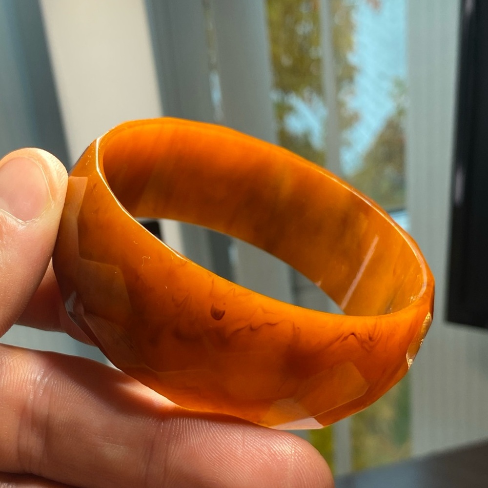 Antique Bakelite Faceted Bangle “Caramel Amber”, Early Phenolic Resin, Art Deco
